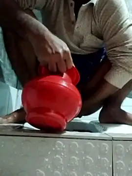 Snapshot of sos-boy chatting on 02-18-26, 04:43 sos-boy online show from 02-18-26, 04:43