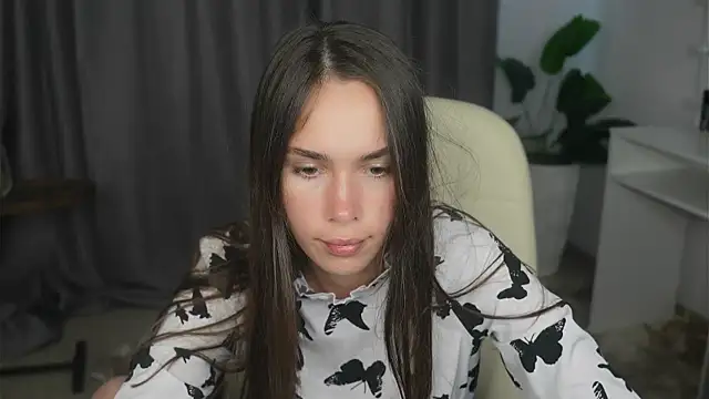 Snapshot of AlysonBain chatting on 02-11-26, 11:32 AlysonBain online show from 02-11-26, 11:32