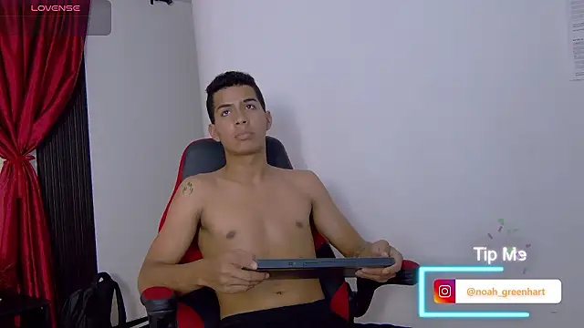 Snapshot of Noah_Greenhartt chatting on 02-07-26, 07:55 Noah Greenhartt online show from 02-07-26, 07:55