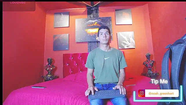 Snapshot of Noah_Greenhartt chatting on 02-08-26, 04:48 Noah Greenhartt online show from 02-08-26, 04:48