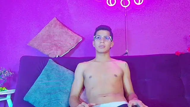 Snapshot of Noah_Greenhartt chatting on 02-20-26, 09:06 Noah Greenhartt online show from 02-20-26, 09:06