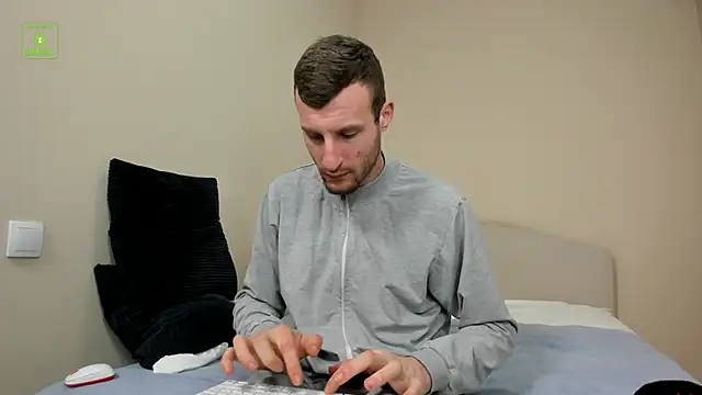 Snapshot of Deymond_Russo chatting on 02-18-26, 06:44 Deymond Russo online show from 02-18-26, 06:44