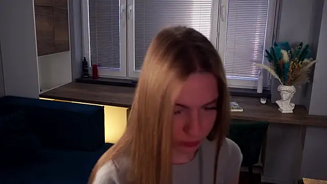 Snapshot of FranciscaGaring chatting on 02-08-26, 07:06 FranciscaGaring online show from 02-08-26, 07:06