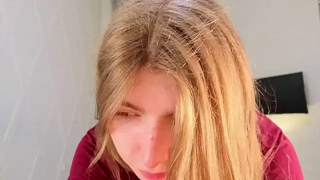 Bubble Chloe online show from 03-04-26, 01:52