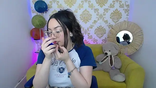 Snapshot of ALISS_M_ chatting on 02-17-26, 07:44 ALISS M online show from 02-17-26, 07:44