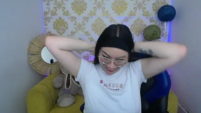 Snapshot of ALISS_M_ chatting on 02-11-26, 07:47 ALISS M online show from 02-11-26, 07:47