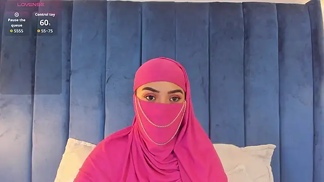 Snapshot of fatimarab__ chatting on 02-12-26, 03:39 fatimarab online show from 02-12-26, 03:39