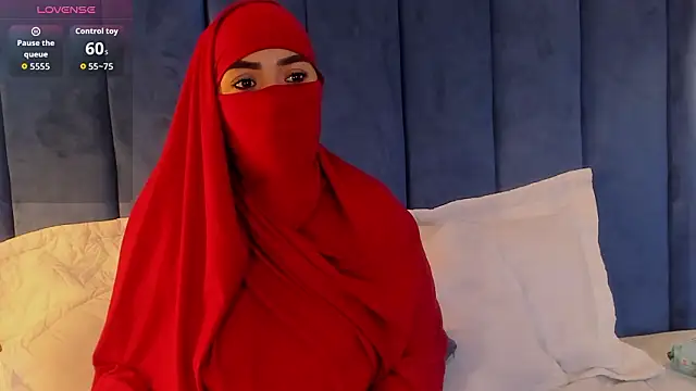 Snapshot of fatimarab__ chatting on 02-15-26, 03:29 fatimarab online show from 02-15-26, 03:29