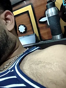 MrCurioX online show from 04-05-26, 02:13