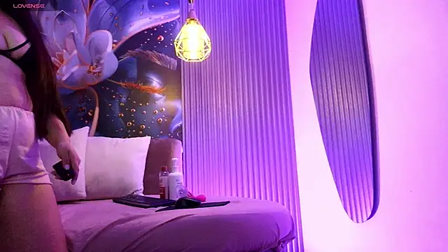 Snapshot of rouxinferno_cr chatting on 02-25-26, 03:07 rouxinferno cr online show from 02-25-26, 03:07