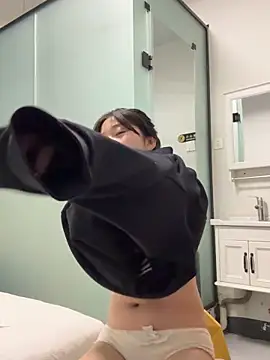 LXR77887 online show from 02-17-26, 02:03