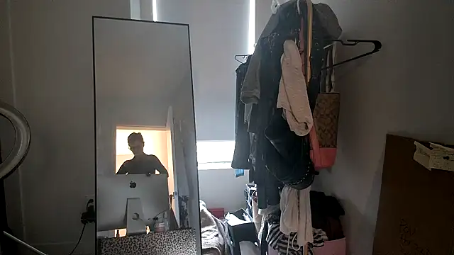 JUCY APPLE online show from 04-13-26, 07:18