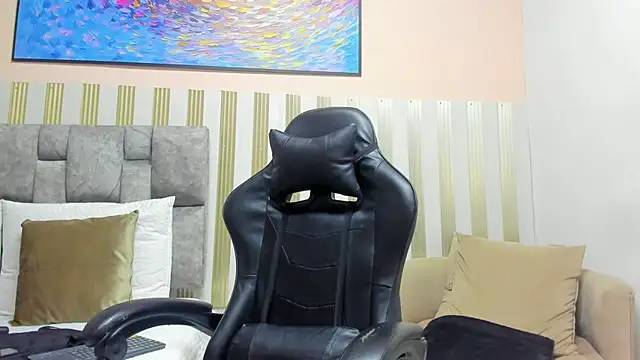 nina glow online show from 04-04-26, 11:39