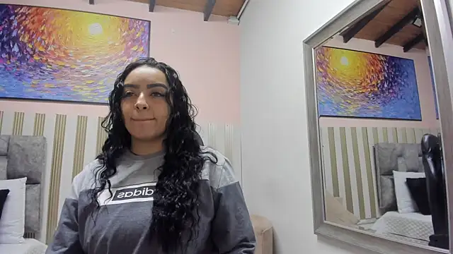 nina glow online show from 04-22-26, 11:17