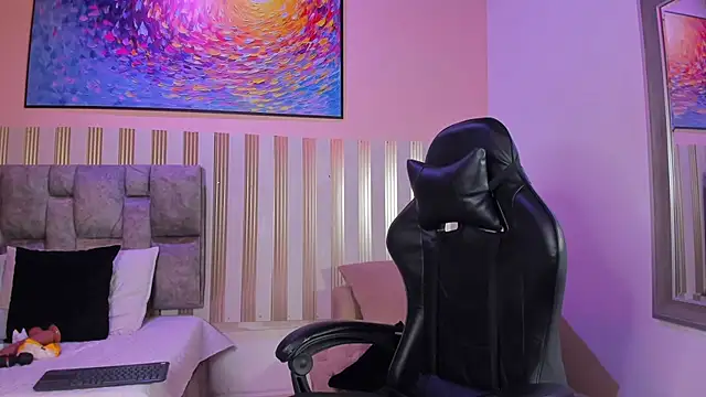 nina glow online show from 03-30-26, 11:44