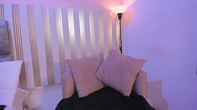 nina glow online show from 03-04-26, 11:29