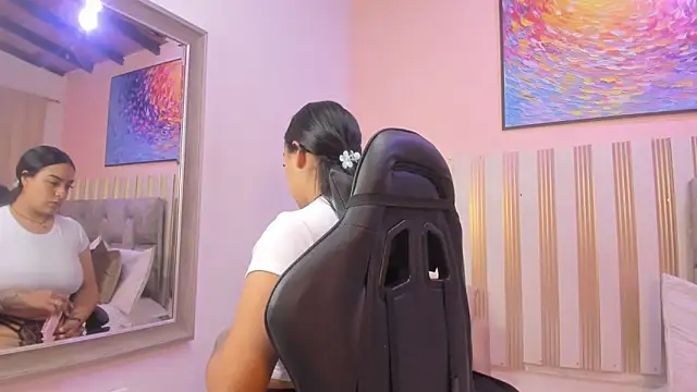 nina glow online show from 03-14-26, 11:27