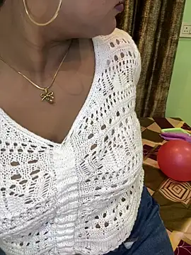 Snapshot of LIZNA_0 chatting on 02-13-26, 05:13 LIZNA 0 online show from 02-13-26, 05:13