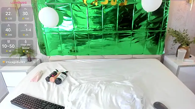 Leah-Moon online show from 03-18-26, 05:32