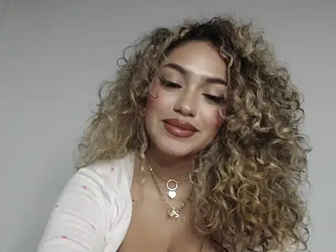 Maddy Beluci online show from 02-12-26, 06:57