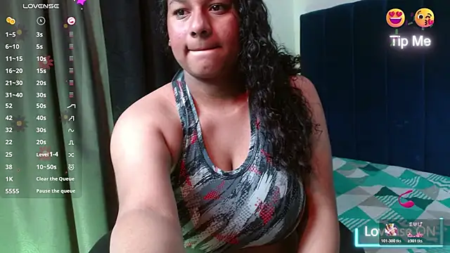 Snapshot of Adriana_wish chatting on 02-05-26, 01:18 Adriana wish online show from 02-05-26, 01:18