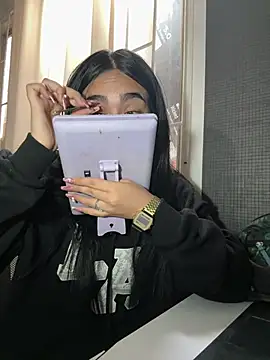 Snapshot of Sara_Fernandez_ chatting on 02-20-26, 01:57 Sara Fernandez online show from 02-20-26, 01:57