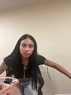 Sara Fernandez  online show from 03-24-26, 05:24