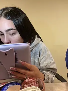 Sara Fernandez  online show from 03-19-26, 02:06