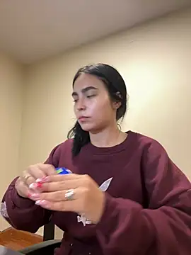 Sara Fernandez  online show from 04-01-26, 02:03