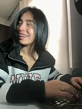 Snapshot of Sara_Fernandez_ chatting on 02-04-26, 01:28 Sara Fernandez online show from 02-04-26, 01:28