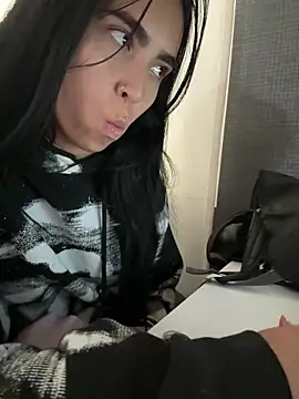 Snapshot of Sara_Fernandez_ chatting on 02-24-26, 02:07 Sara Fernandez online show from 02-24-26, 02:07