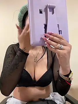 Sara Fernandez  online show from 03-03-26, 02:13