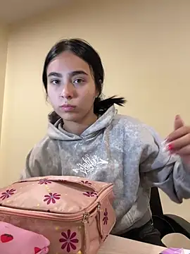 Sara Fernandez  online show from 03-27-26, 02:40