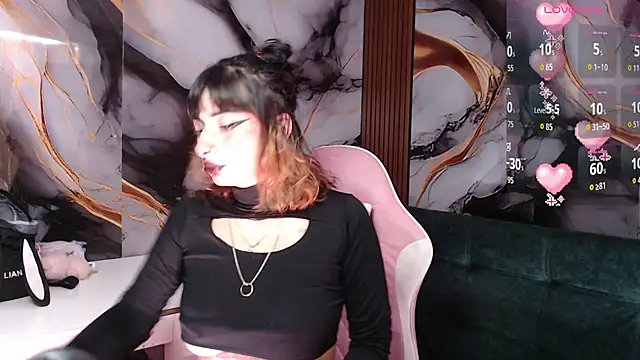 Snapshot of _weird_sativa chatting on 08-01-26, 03:43 weird sativa online show from 08-01-26, 03:43