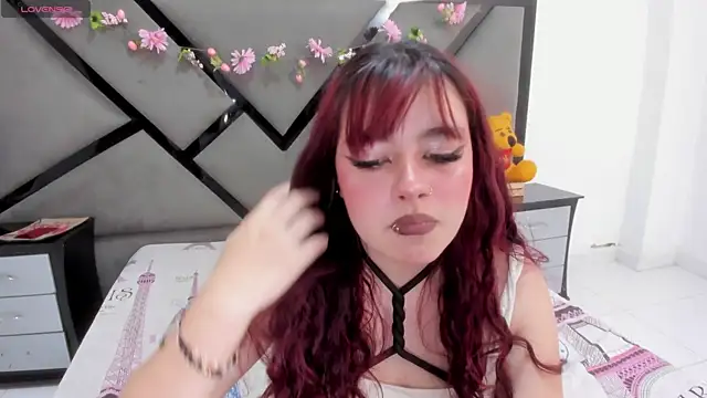 CarolRousee online show from 04-27-26, 07:23