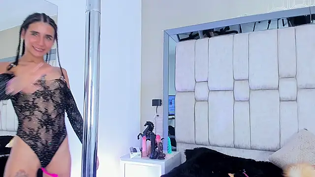 NikkiKros online show from 03-25-26, 04:56