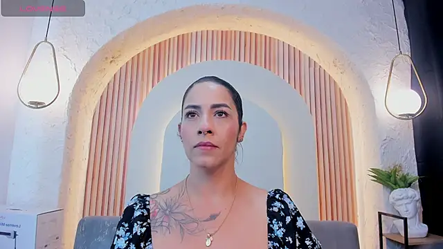 violet scott  online show from 04-10-26, 10:11