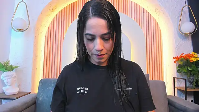 violet scott  online show from 05-18-26, 10:53