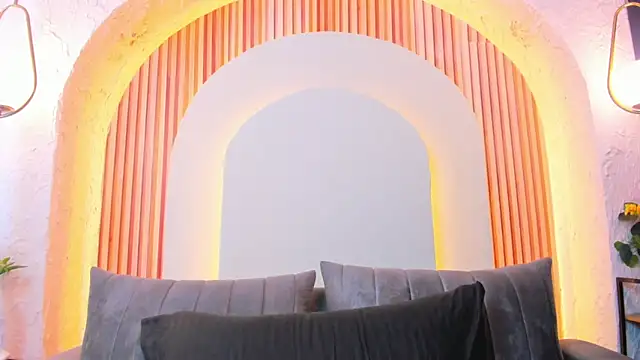 violet scott  online show from 06-12-26, 10:35