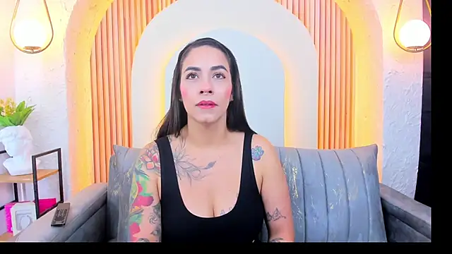 Snapshot of violet_scott_ chatting on 02-11-26, 10:37 violet scott online show from 02-11-26, 10:37