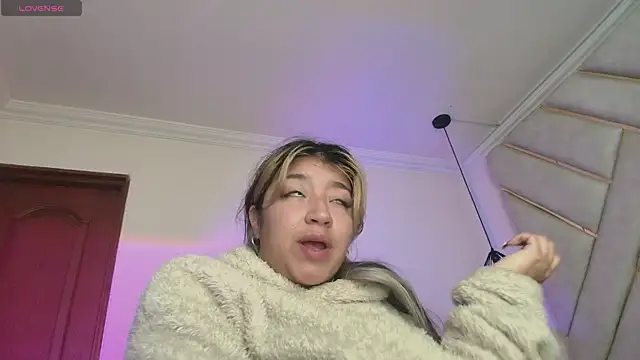 Dahiana Dmour  online show from 04-17-26, 12:19