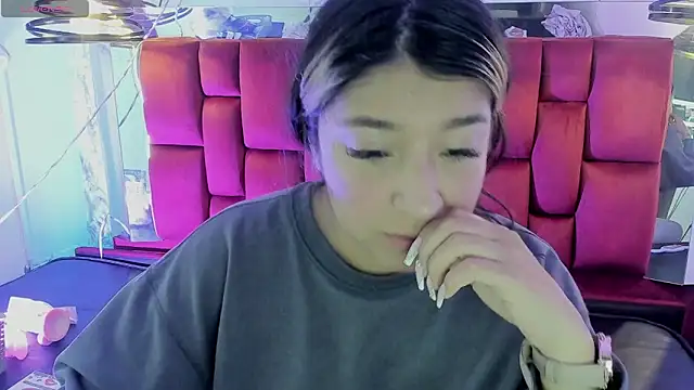 Dahiana Dmour  online show from 05-19-26, 12:12