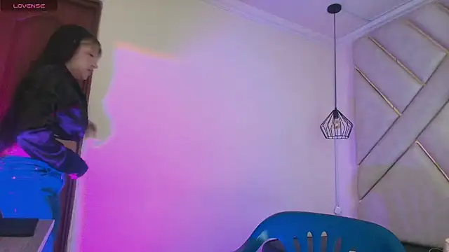 Dahiana Dmour  online show from 04-16-26, 12:28