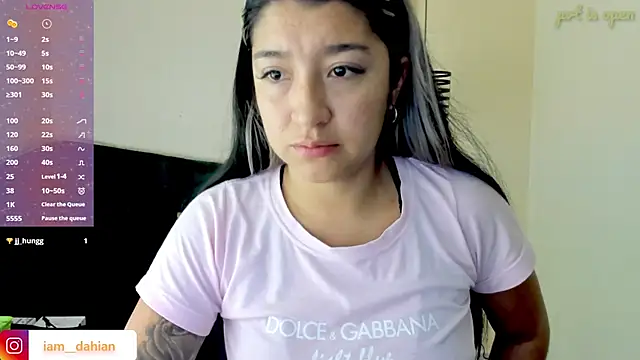 Dahiana Dmour  online show from 04-28-26, 12:31