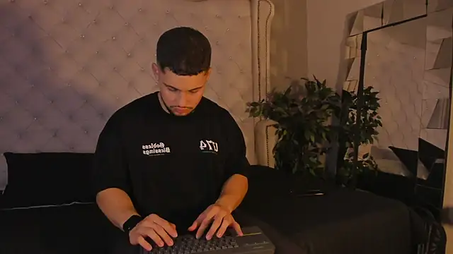 valenssio moretti online show from 03-27-26, 02:09