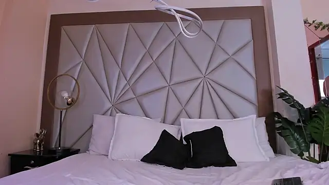 valenssio moretti online show from 03-04-26, 08:05