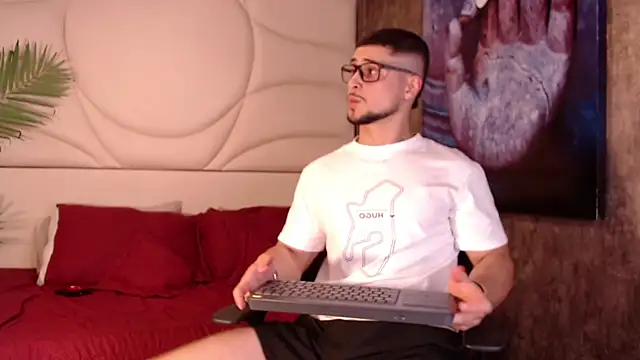 valenssio moretti online show from 03-24-26, 04:01