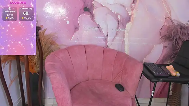 Cinnamon Sue online show from 03-27-26, 09:05