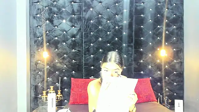 MiaWolton online show from 02-02-26, 11:59