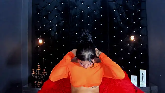 MiaWolton online show from 03-30-26, 07:15